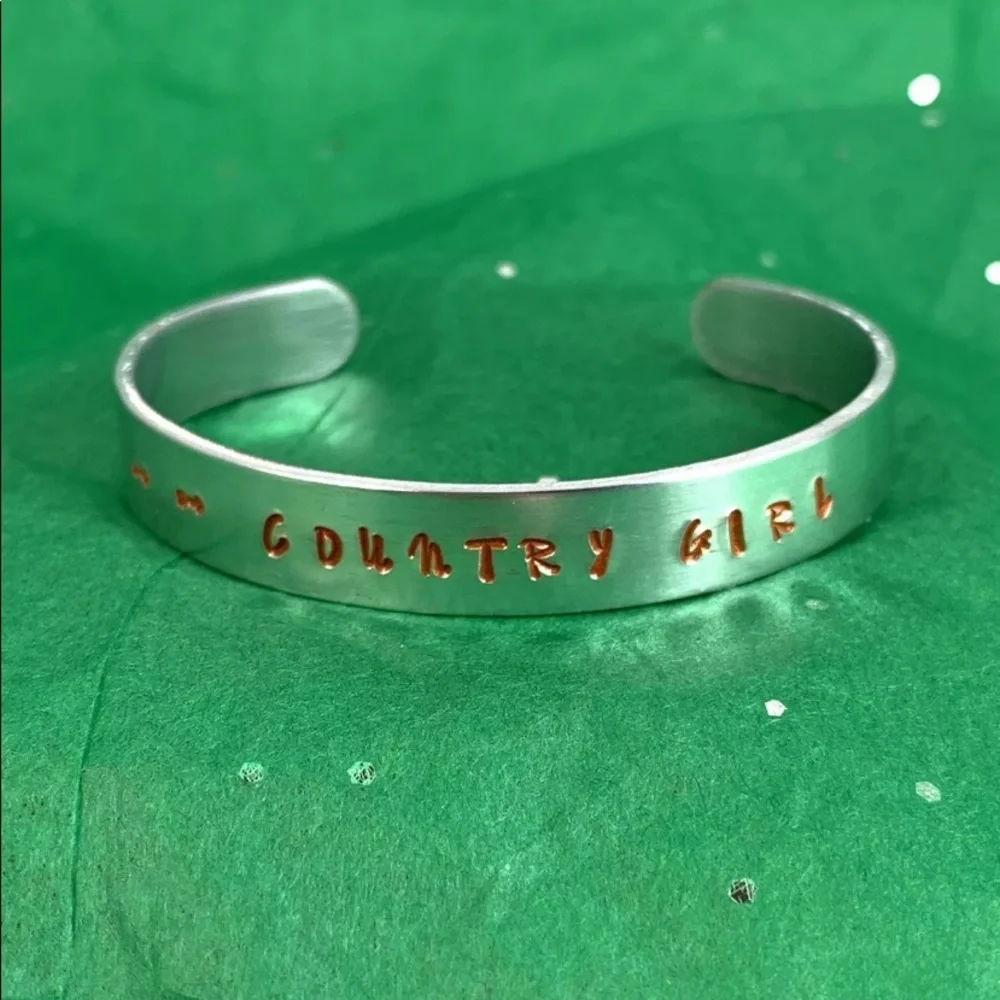 ⭐️🌸Adorned Crown stamp cuff country girl bracelet - Picture 3 of 8